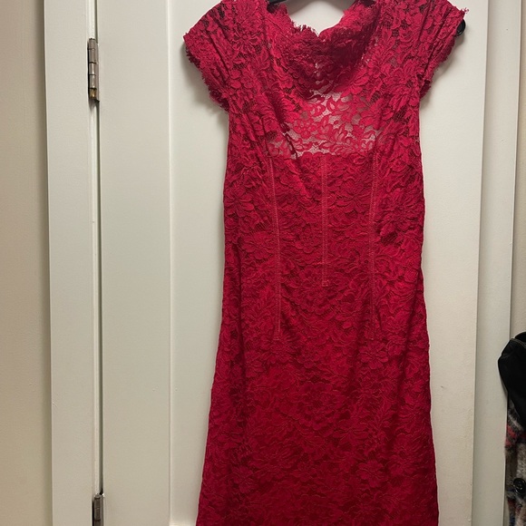 Classic Lace ML by Monique Lhuillier Cocktail Dress - Picture 3 of 4